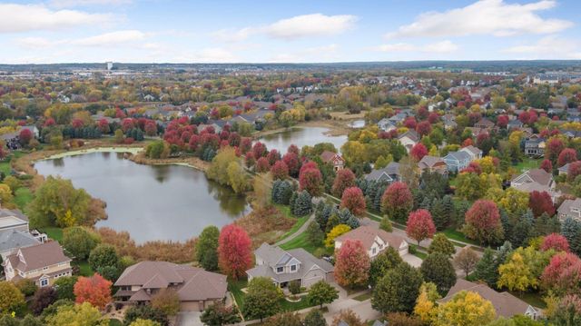 10758 Watersedge Lane, Woodbury, MN 55129