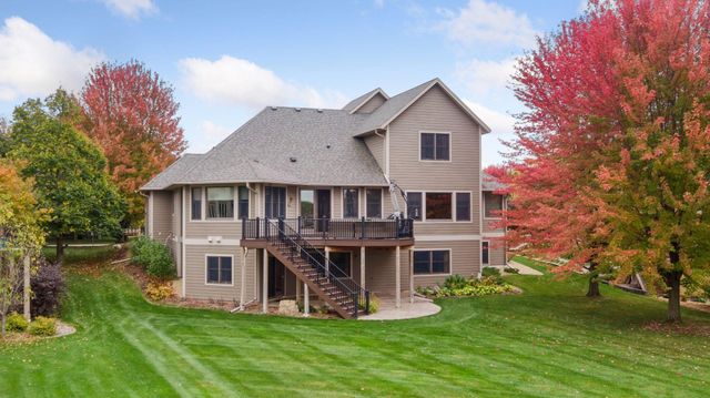 10758 Watersedge Lane, Woodbury, MN 55129