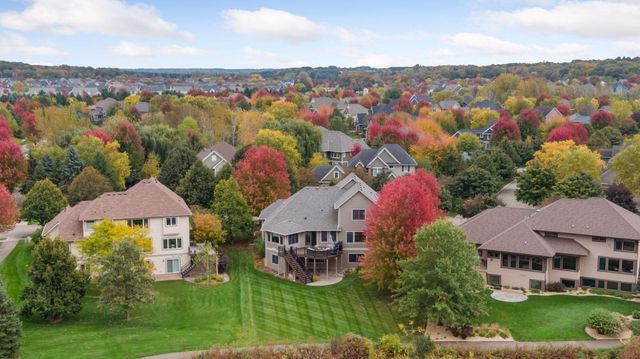 10758 Watersedge Lane, Woodbury, MN 55129