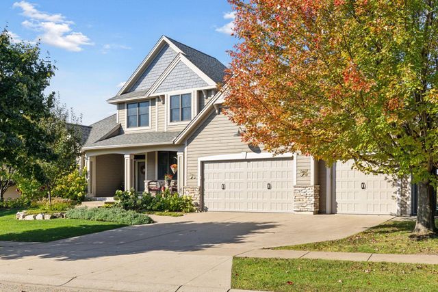 10758 Watersedge Lane, Woodbury, MN 55129