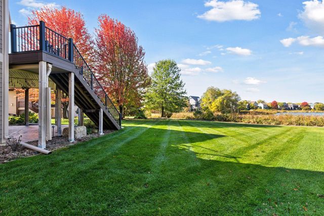 10758 Watersedge Lane, Woodbury, MN 55129
