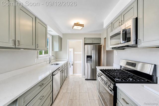 31736 Ann Arbor Trail, Westland, MI 48185