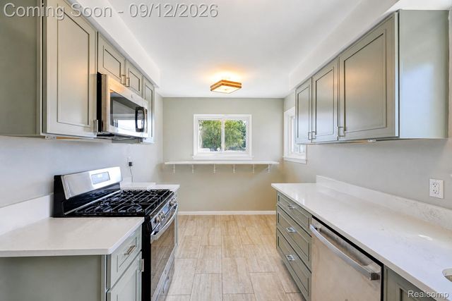 31736 Ann Arbor Trail, Westland, MI 48185