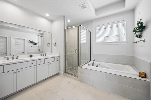 2804 Grand Fountains Drive B, Houston, TX 77054