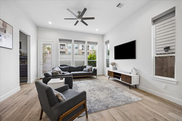 2804 Grand Fountains Drive B, Houston, TX 77054