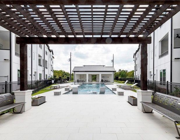 2804 Grand Fountains Drive B, Houston, TX 77054