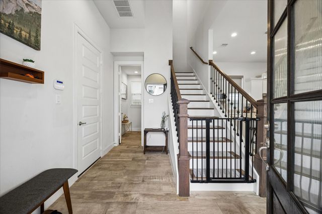 2804 Grand Fountains Drive B, Houston, TX 77054