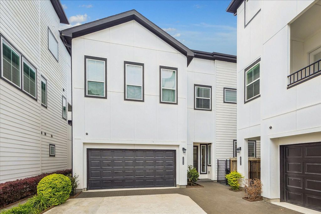 2804 Grand Fountains Drive B, Houston, TX 77054
