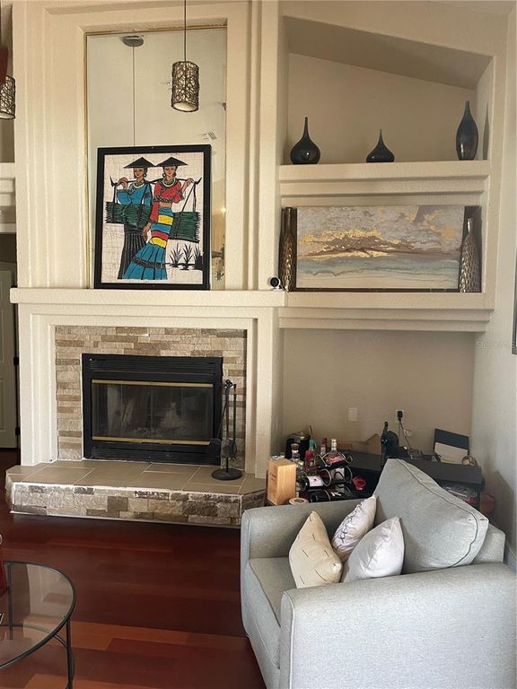 Image 14 of property listing at 1007 FEATHERSTONE CIRCLE, Ocoee, FL 34761