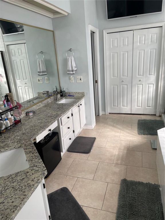 Image 24 of property listing at 1007 FEATHERSTONE CIRCLE, Ocoee, FL 34761