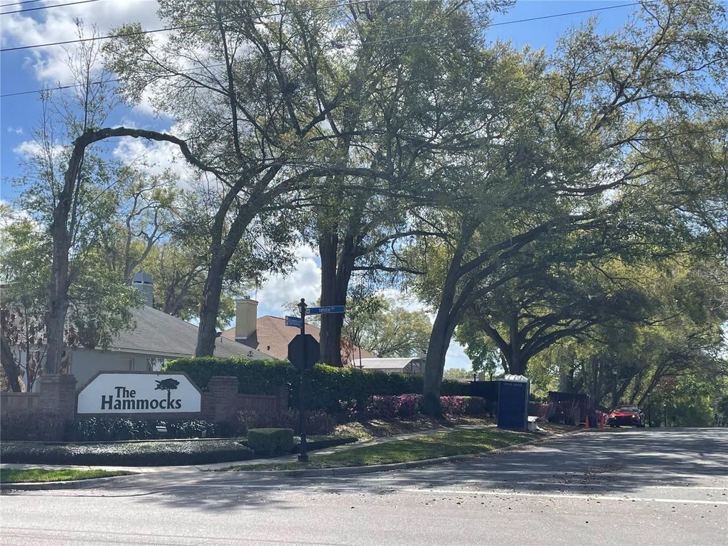 Image 4 of property listing at 1007 FEATHERSTONE CIRCLE, Ocoee, FL 34761