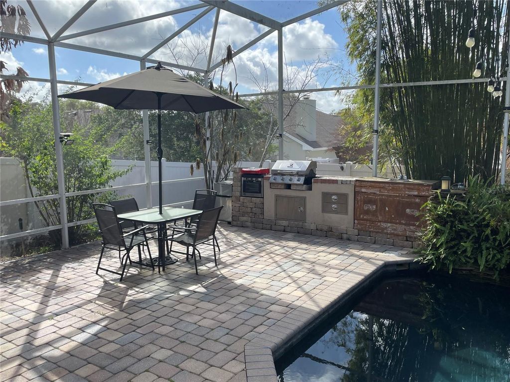 Image 8 of property listing at 1007 FEATHERSTONE CIRCLE, Ocoee, FL 34761