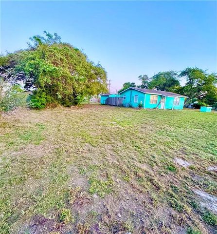 813 N Houston St, Aransas Pass, TX 78336