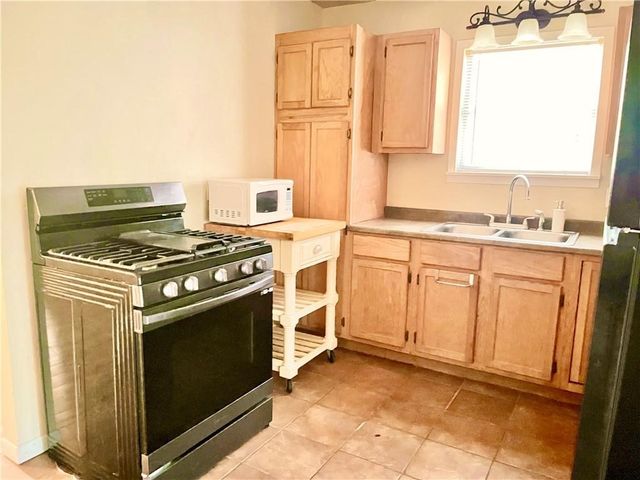 813 N Houston St, Aransas Pass, TX 78336