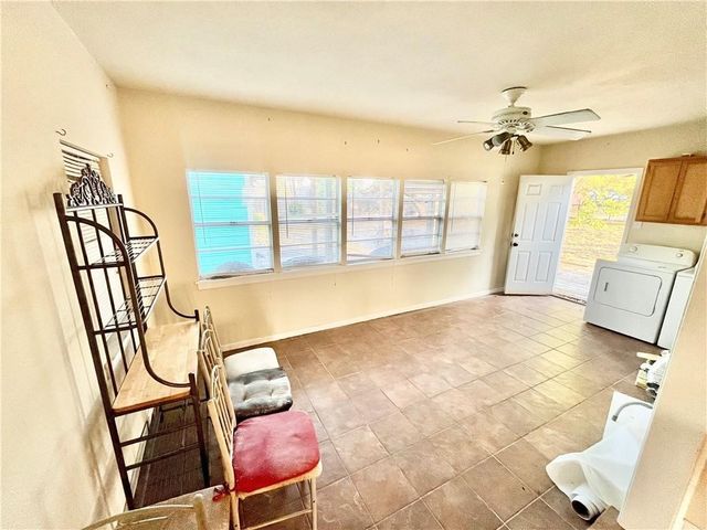 813 N Houston St, Aransas Pass, TX 78336