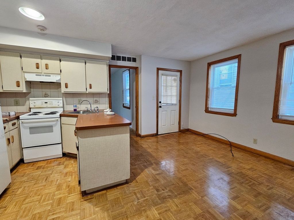 49 Cottage St 2, Boston, MA 02128