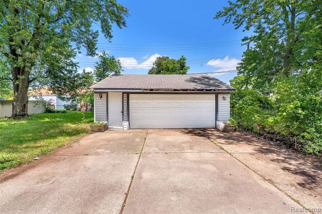 25720 Norfolk Street, Dearborn Heights, MI 48125