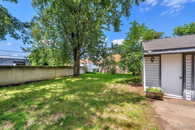 25720 Norfolk Street, Dearborn Heights, MI 48125