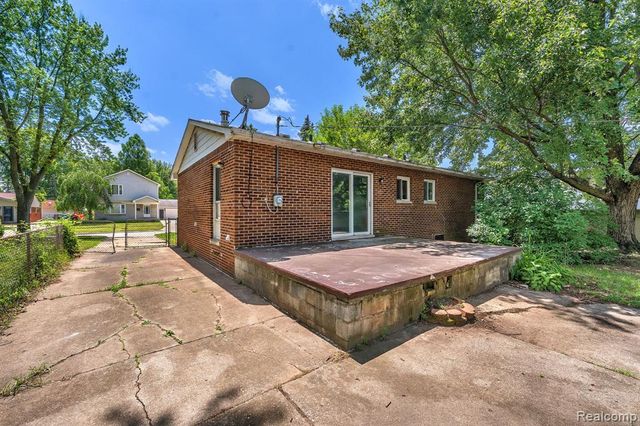 25720 Norfolk Street, Dearborn Heights, MI 48125