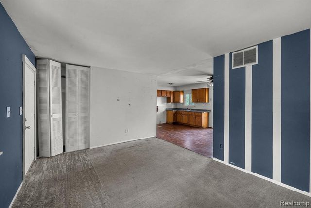 25720 Norfolk Street, Dearborn Heights, MI 48125