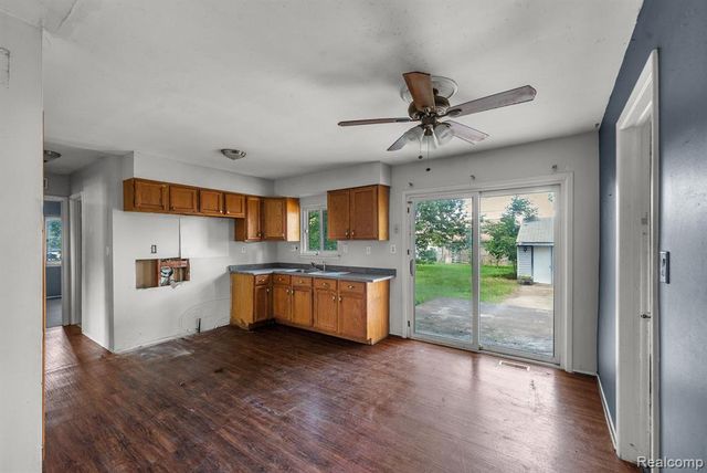 25720 Norfolk Street, Dearborn Heights, MI 48125