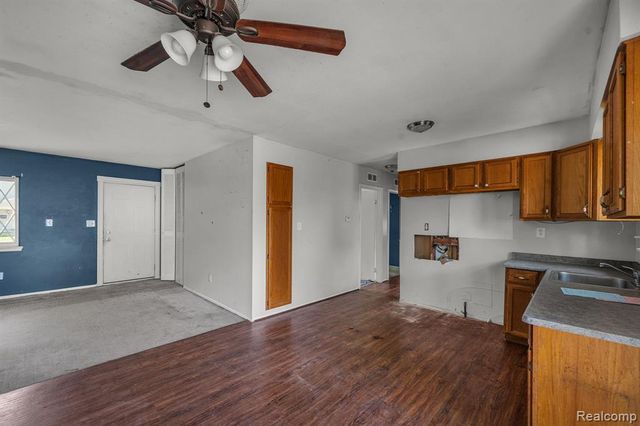 25720 Norfolk Street, Dearborn Heights, MI 48125