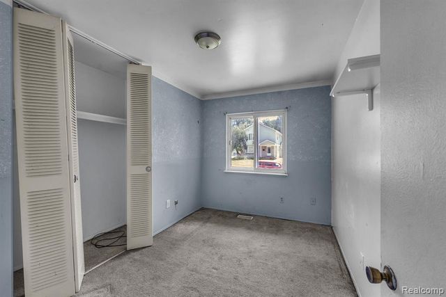 25720 Norfolk Street, Dearborn Heights, MI 48125