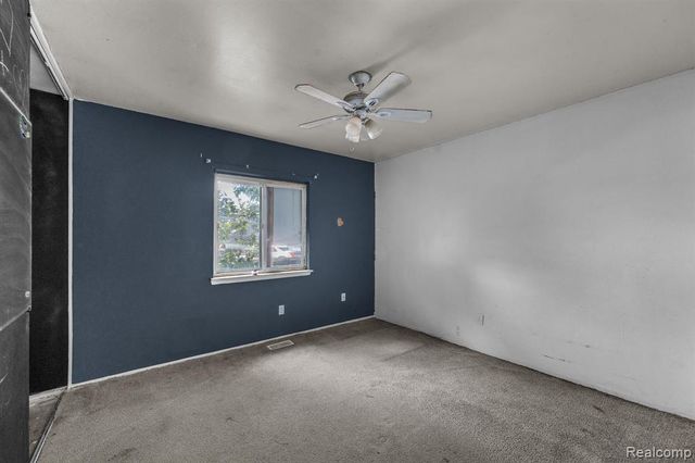 25720 Norfolk Street, Dearborn Heights, MI 48125