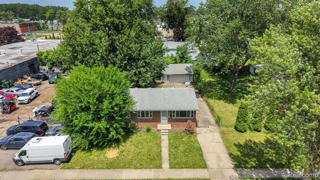 25720 Norfolk Street, Dearborn Heights, MI 48125