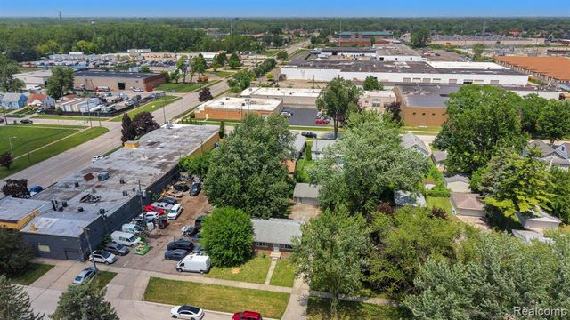 25720 Norfolk Street, Dearborn Heights, MI 48125