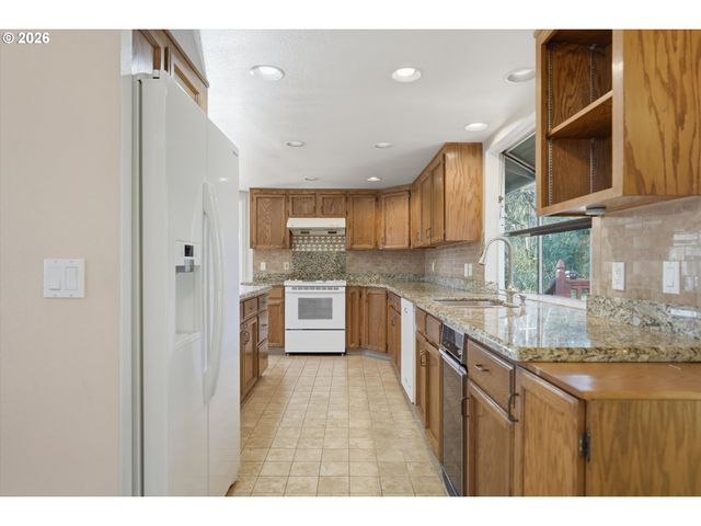 10241 Nw 195TH Ave, Hillsboro, OR 97124