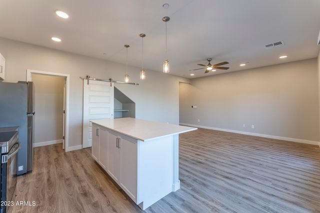 432 S 32nd Street 136, Mesa, AZ 85204