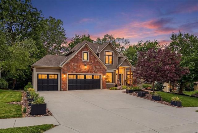 14345 NW 65th Place, Parkville, MO 64152
