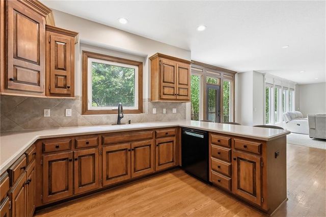 14345 NW 65th Place, Parkville, MO 64152