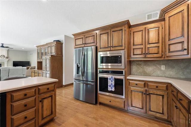14345 NW 65th Place, Parkville, MO 64152