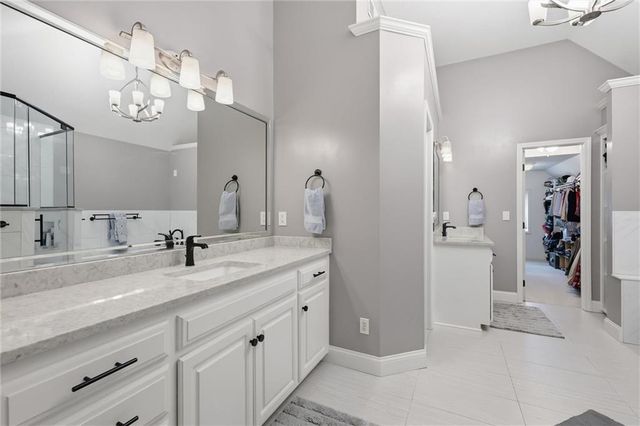 14345 NW 65th Place, Parkville, MO 64152