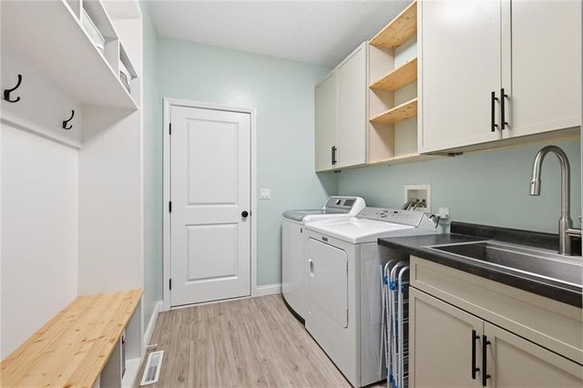 14345 NW 65th Place, Parkville, MO 64152