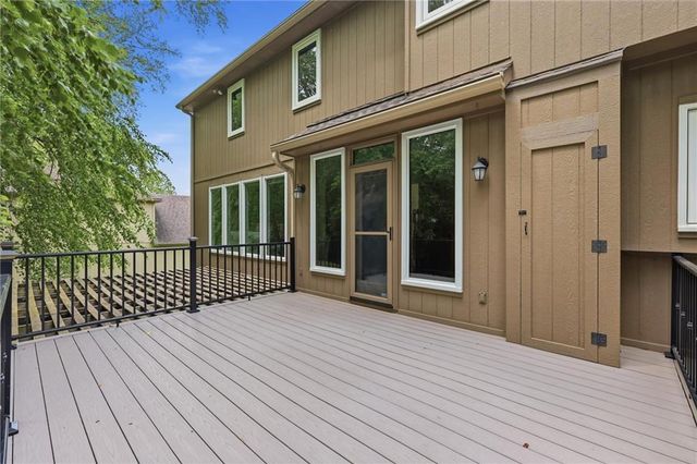 14345 NW 65th Place, Parkville, MO 64152