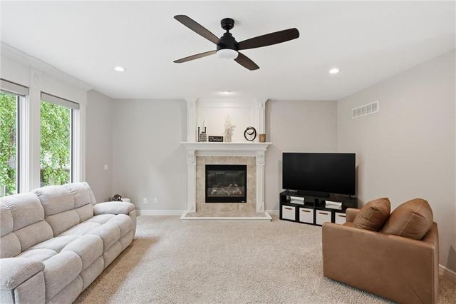 14345 NW 65th Place, Parkville, MO 64152