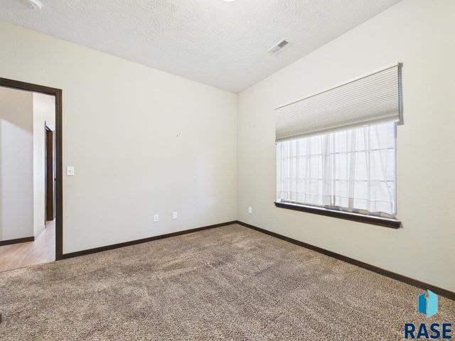 9539 W Gert St Street, Sioux Falls, SD 57106