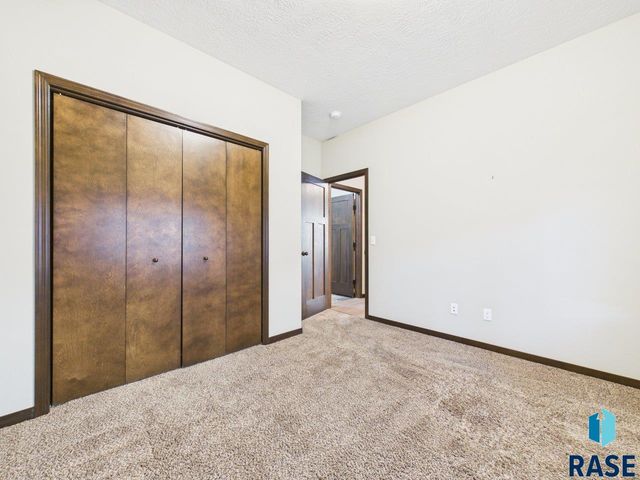 9539 W Gert St Street, Sioux Falls, SD 57106