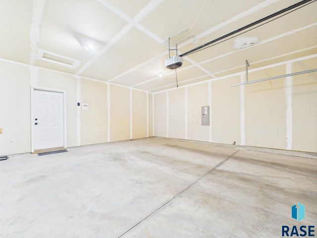 9539 W Gert St Street, Sioux Falls, SD 57106