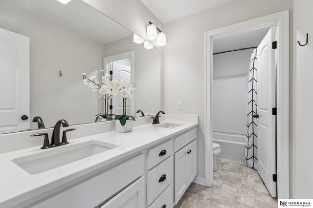 7123 N 172nd Street, Bennington, NE 68007