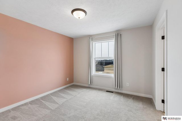 7123 N 172nd Street, Bennington, NE 68007