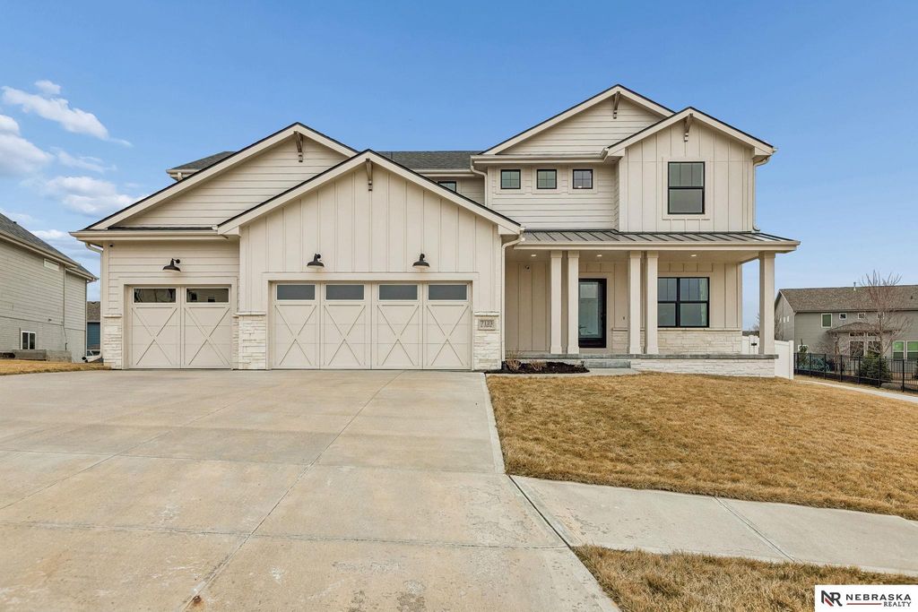 7123 N 172nd Street, Bennington, NE 68007