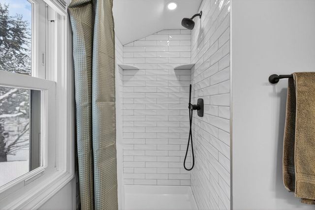 21 Woodside Road, Billerica, MA 01862