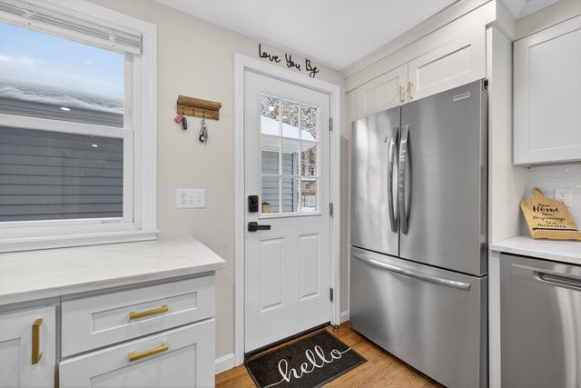 21 Woodside Road, Billerica, MA 01862