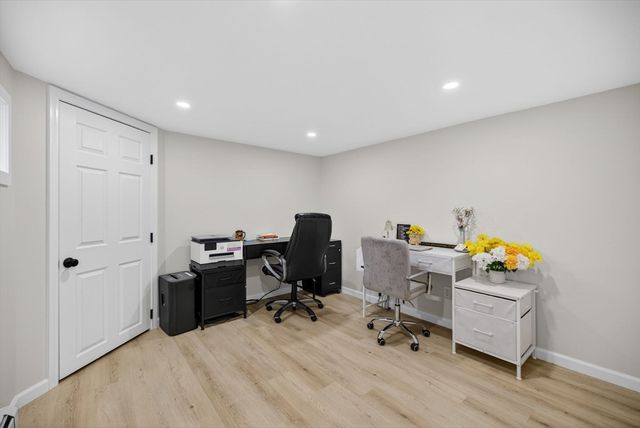 21 Woodside Road, Billerica, MA 01862