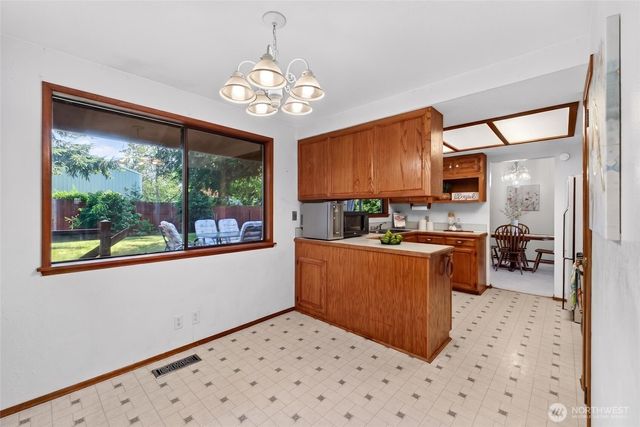 5000 NE 6th Street, Renton, WA 98059