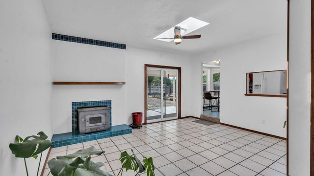 11 Coyote Road, Los Lunas, NM 87031